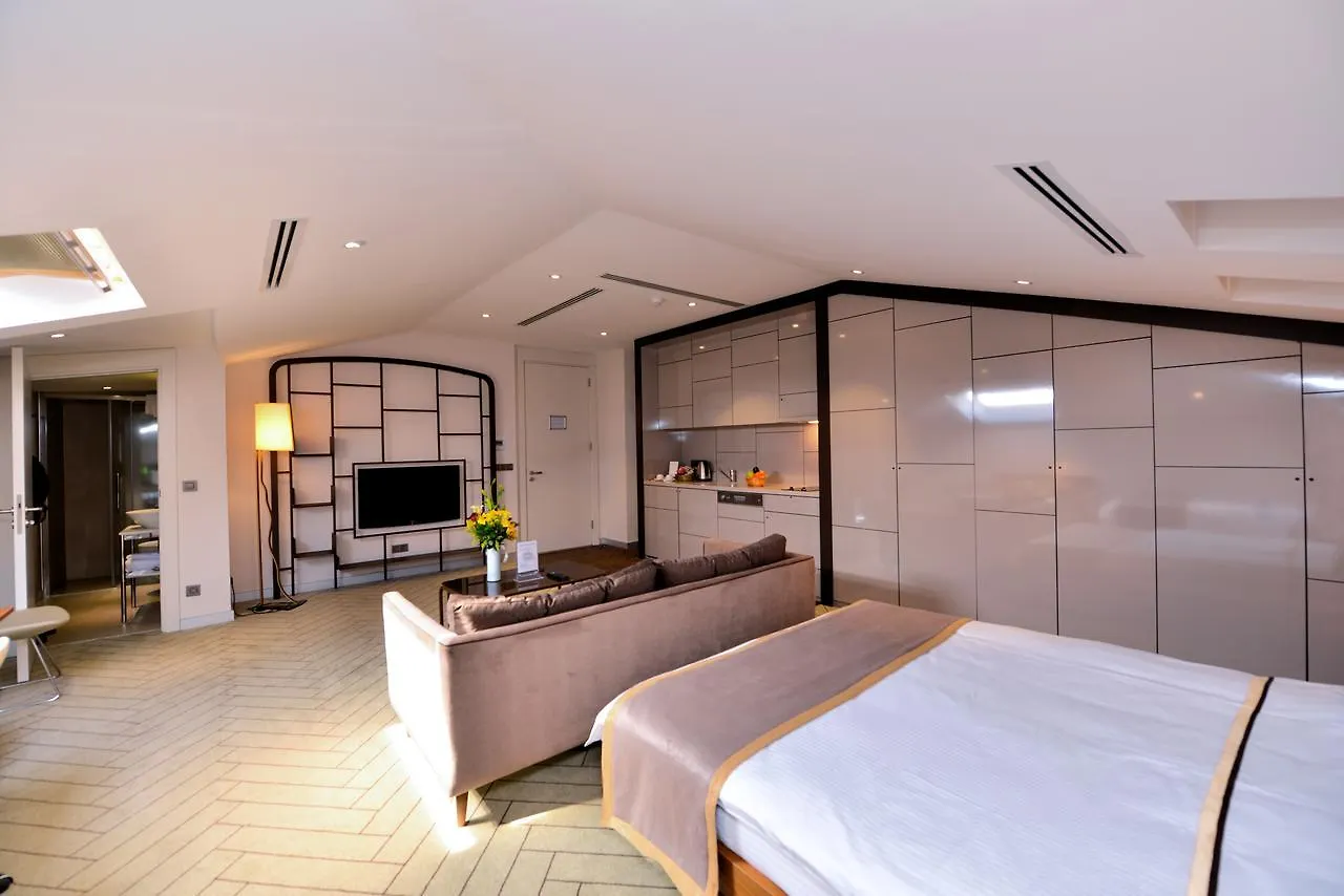 Upsuites Hotel Istanbul 4*,